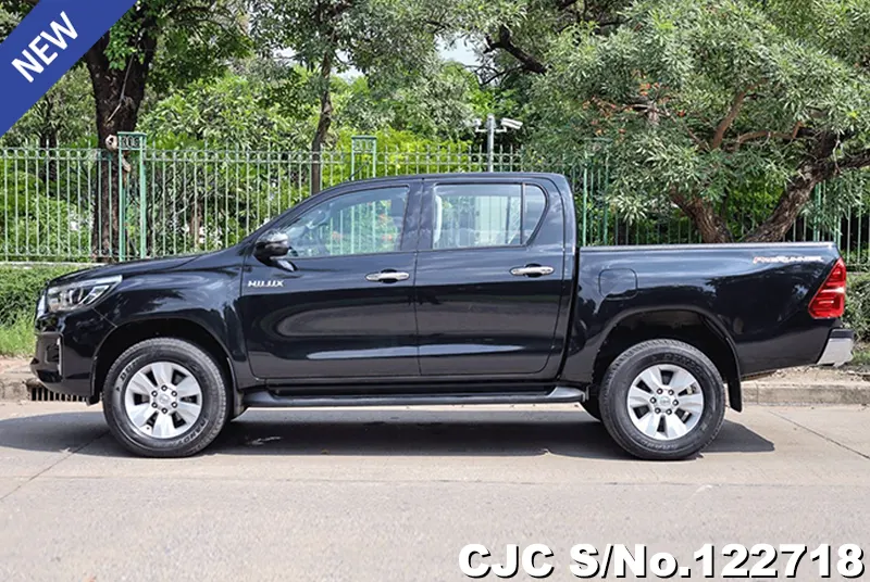 2019 Toyota / Hilux / Revo Stock No. 122718