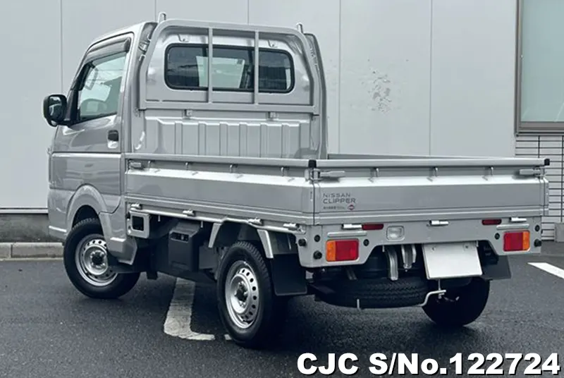 2024 Nissan / Clipper / Truck Stock No. 122724