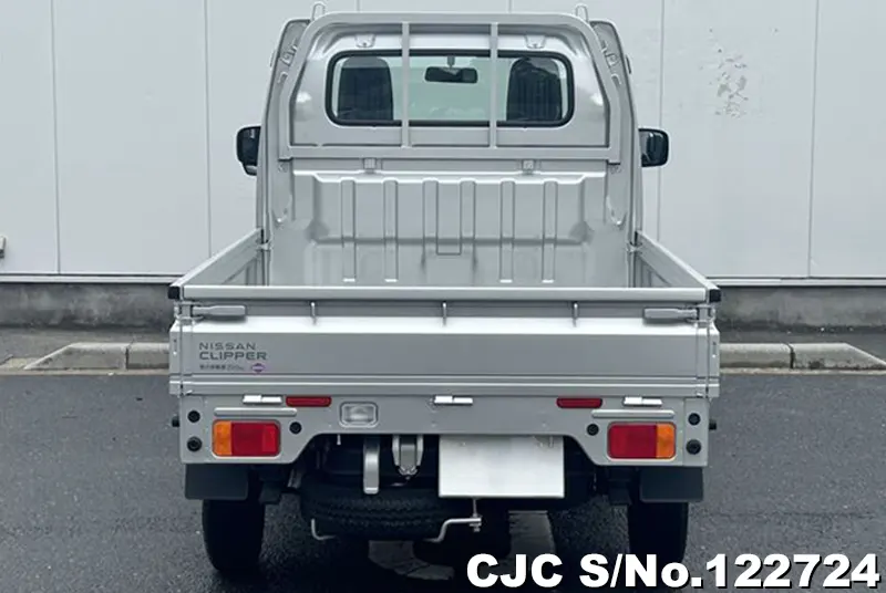 2024 Nissan / Clipper / Truck Stock No. 122724