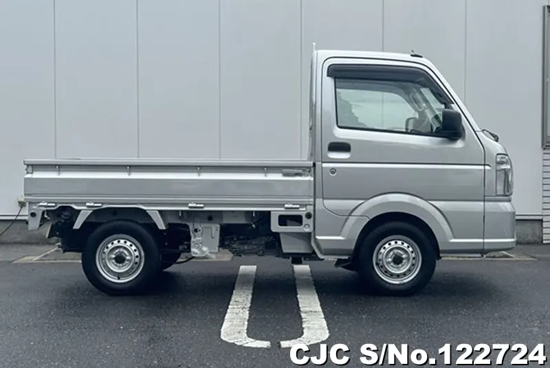 2024 Nissan / Clipper / Truck Stock No. 122724