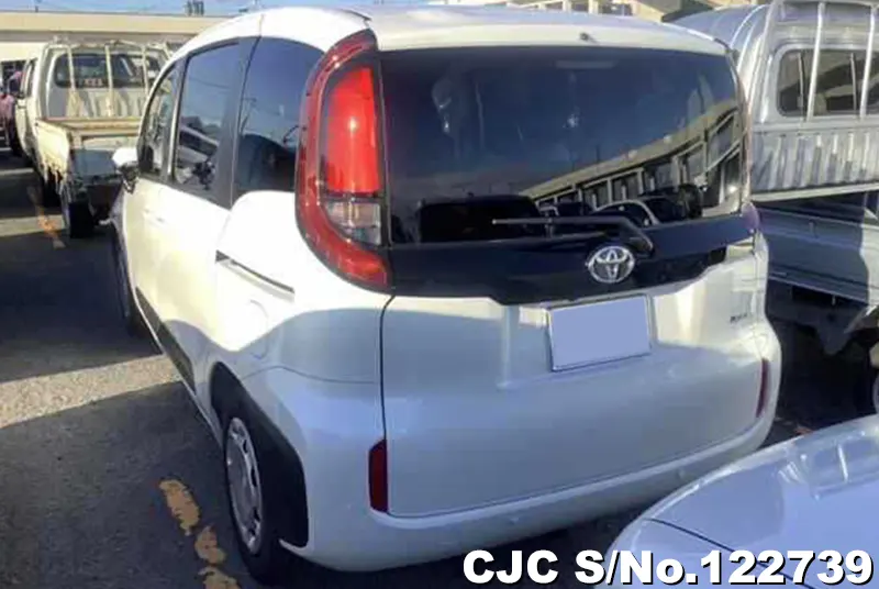 2024 Toyota / Sienta Stock No. 122739