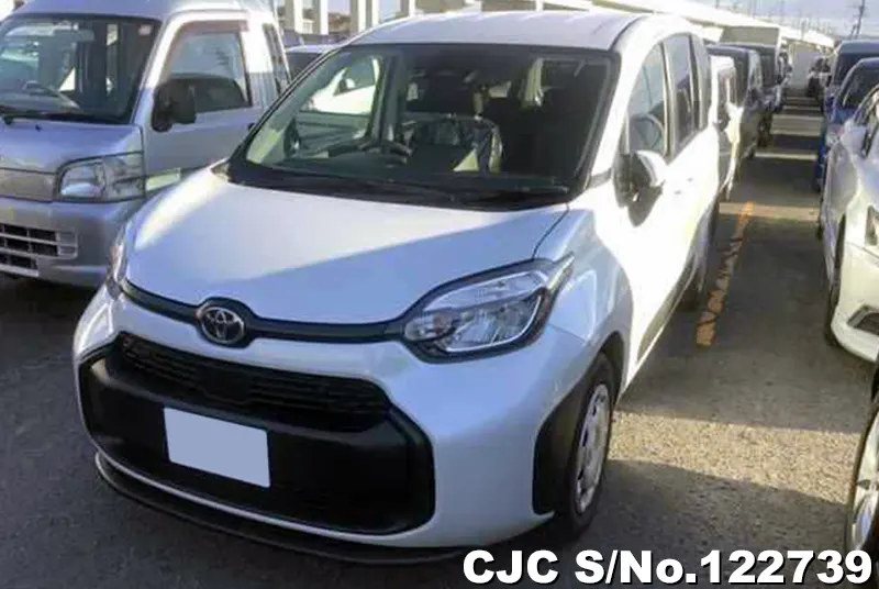 2024 Toyota / Sienta Stock No. 122739