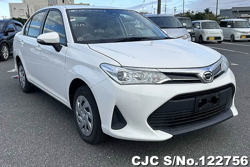 Toyota / Corolla Axio 2018