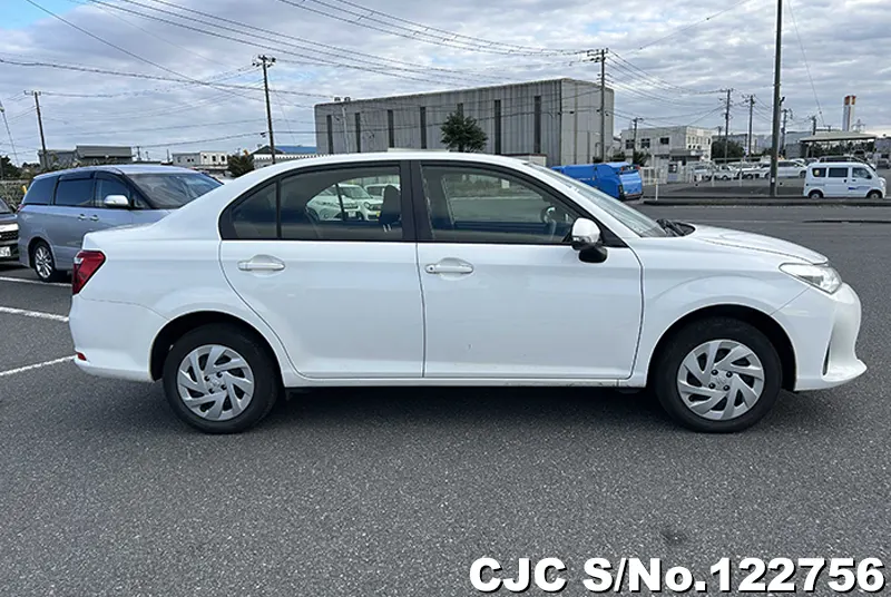 2018 Toyota / Corolla Axio Stock No. 122756