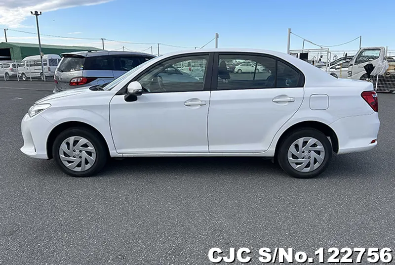 2018 Toyota / Corolla Axio Stock No. 122756