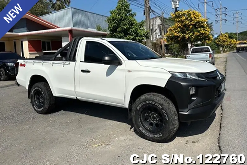 Mitsubishi Triton in White for Sale Image 4