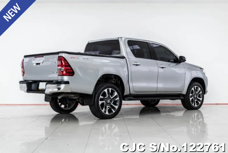 Toyota Hilux in Silver for Sale Image 2