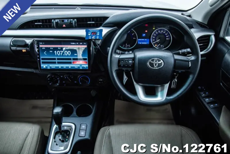 2015 Toyota / Hilux / Revo Stock No. 122761