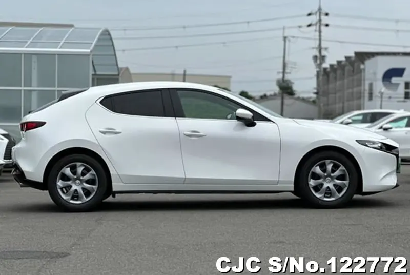 2024 Mazda / Mazda3 Stock No. 122772