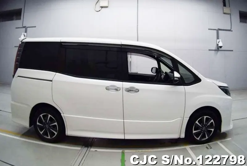 2017 Toyota / Noah Stock No. 122798