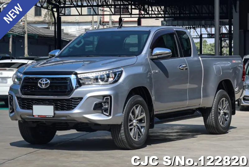 Toyota Hilux in Silver for Sale Image 3