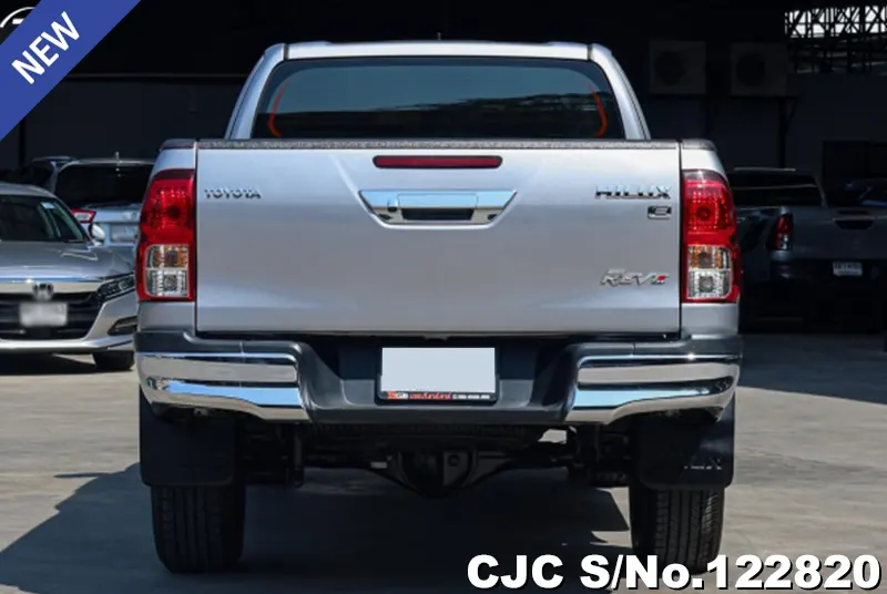 Toyota Hilux in Silver for Sale Image 5