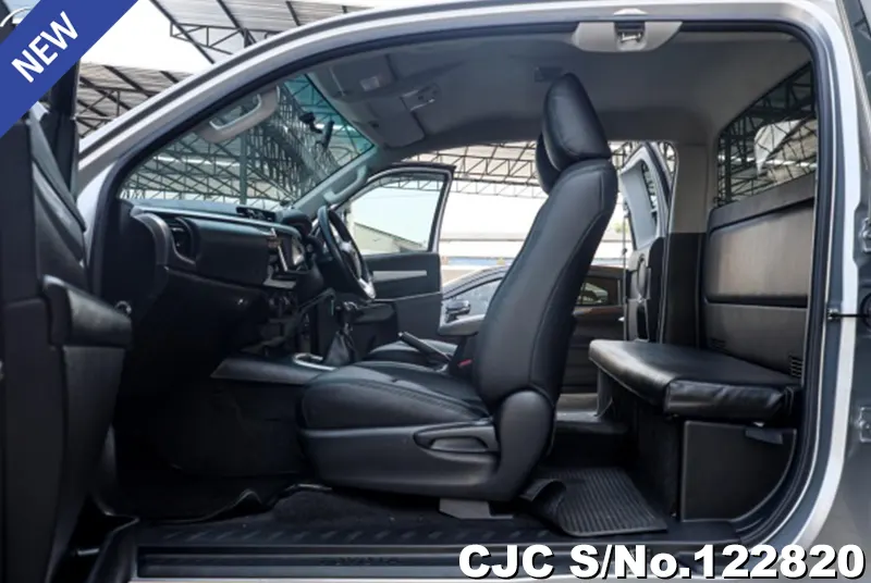 2019 Toyota / Hilux / Revo Stock No. 122820