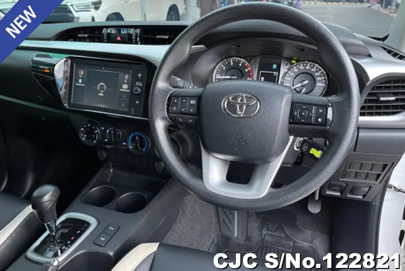 2022 Toyota / Hilux / Revo Stock No. 122821