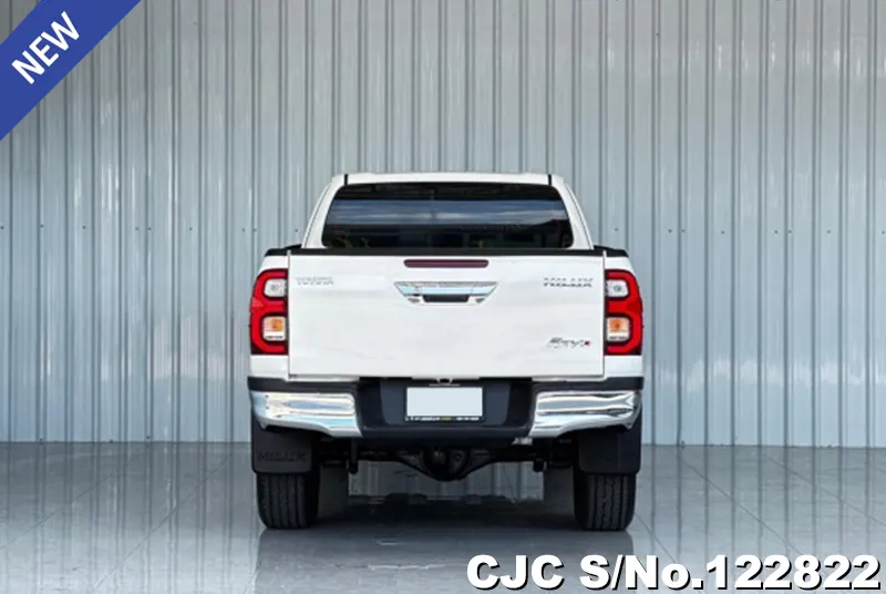 Toyota Hilux in White for Sale Image 5