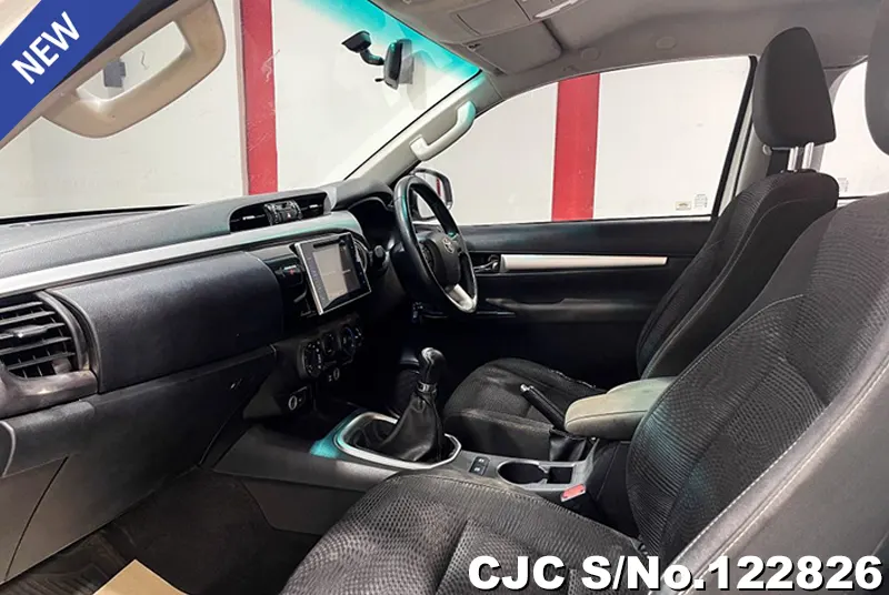 2019 Toyota / Hilux / Revo Stock No. 122826