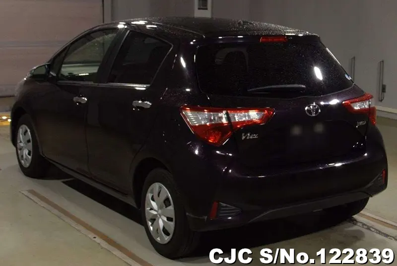 2019 Toyota / Vitz Stock No. 122839