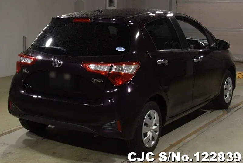 2019 Toyota / Vitz Stock No. 122839