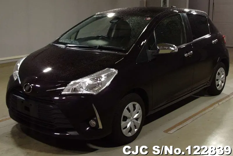 2019 Toyota / Vitz Stock No. 122839