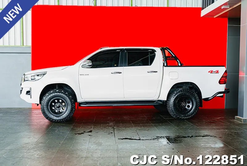 Toyota Hilux in White for Sale Image 4