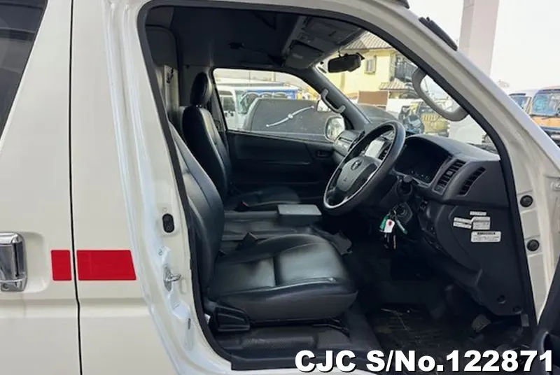 2016 Toyota / Hiace Stock No. 122871