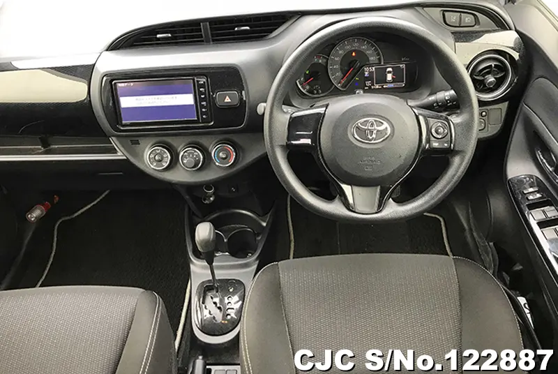 2019 Toyota / Vitz Stock No. 122887