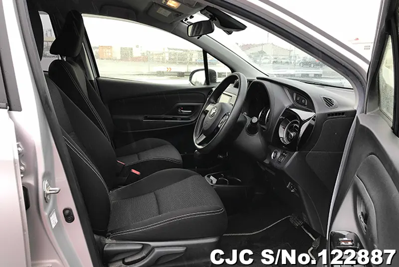 2019 Toyota / Vitz Stock No. 122887