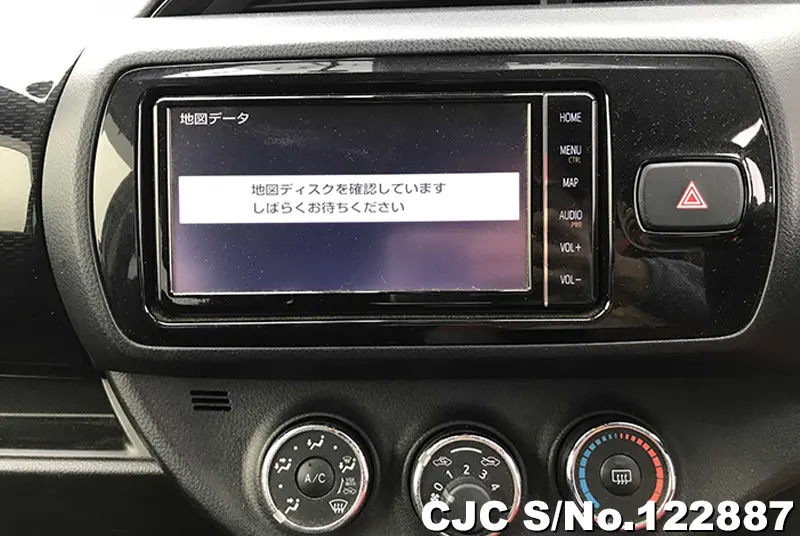 2019 Toyota / Vitz Stock No. 122887