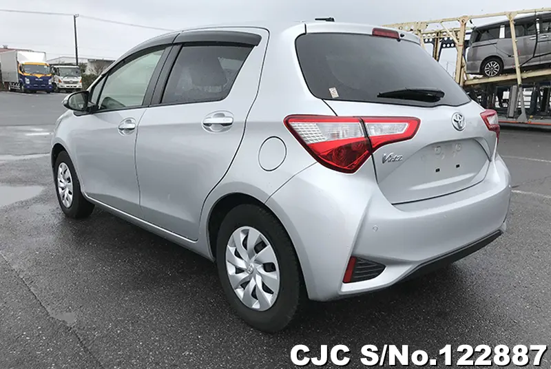 2019 Toyota / Vitz Stock No. 122887