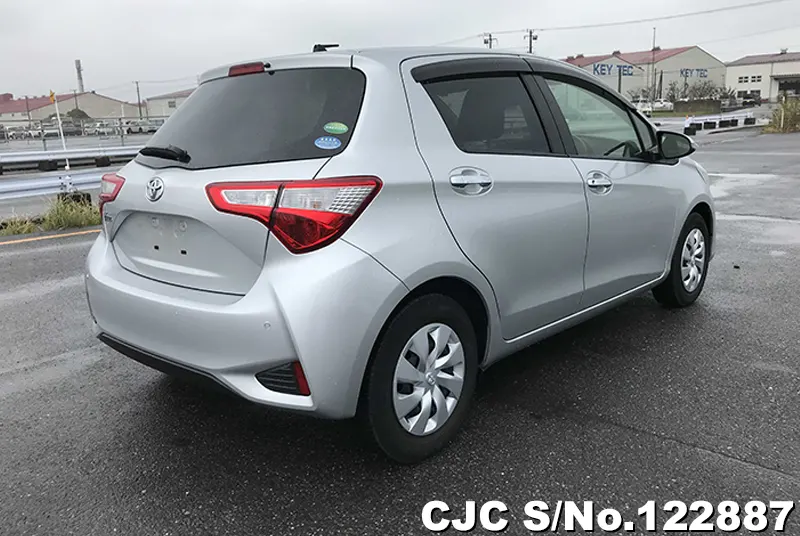 2019 Toyota / Vitz Stock No. 122887