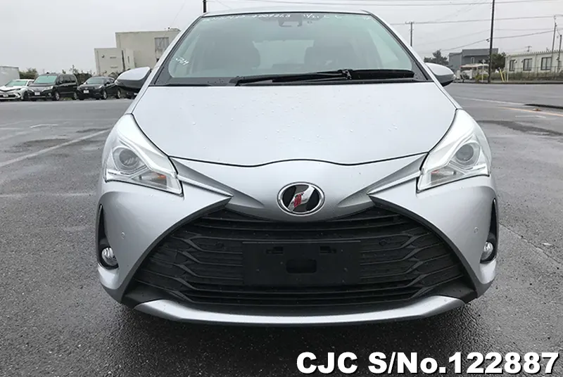 2019 Toyota / Vitz Stock No. 122887