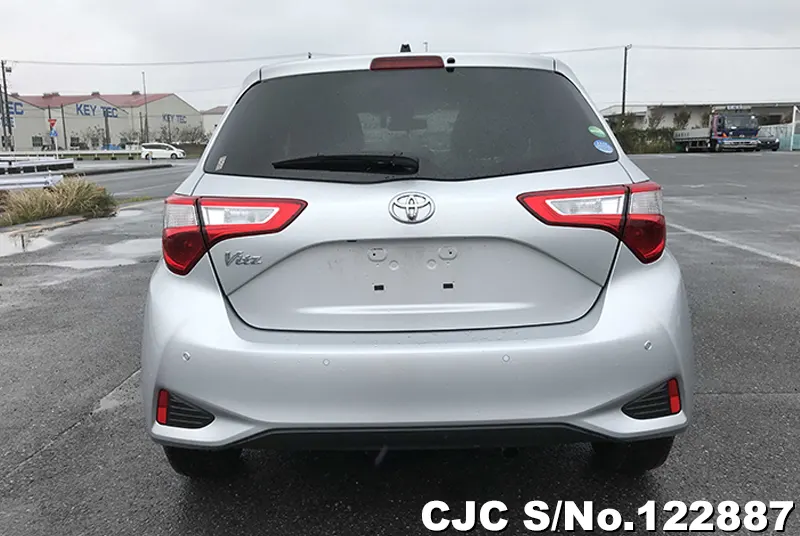 2019 Toyota / Vitz Stock No. 122887