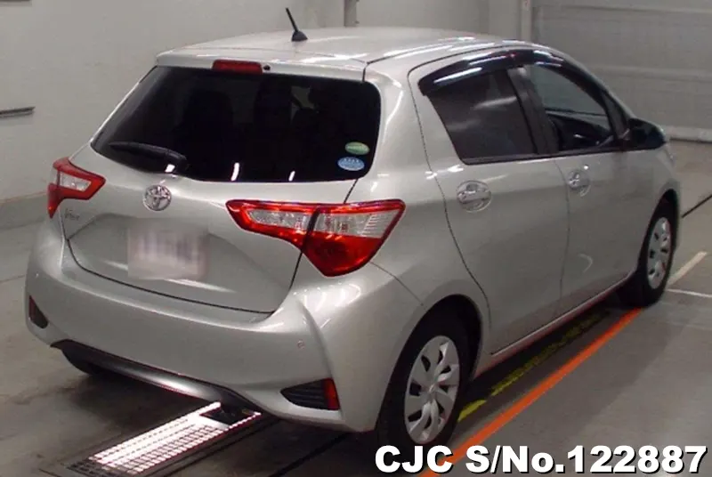 2019 Toyota / Vitz Stock No. 122887