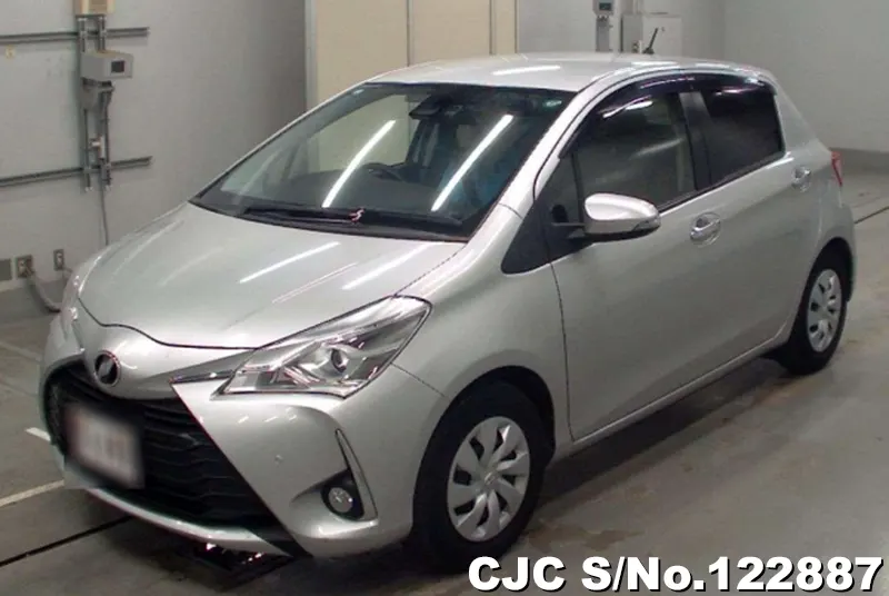 2019 Toyota / Vitz Stock No. 122887