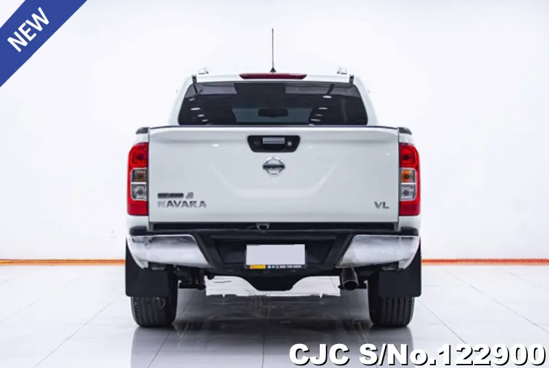 Nissan Navara in White for Sale Image 4