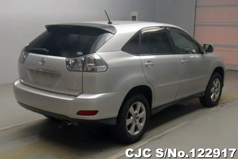 2004 Toyota / Harrier Stock No. 122917