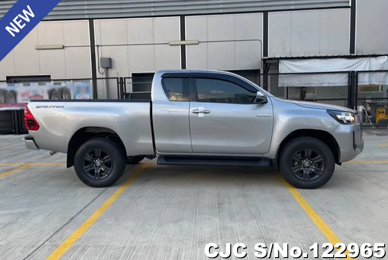 2020 Toyota / Hilux / Revo Stock No. 122965