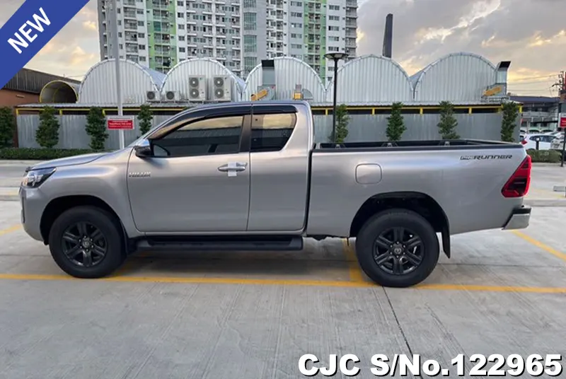 2020 Toyota / Hilux / Revo Stock No. 122965