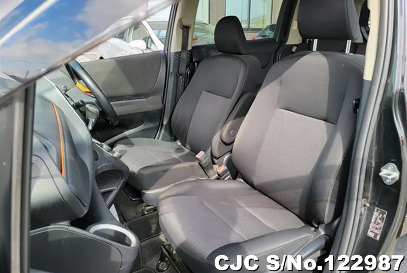 2019 Toyota / Sienta Stock No. 122987