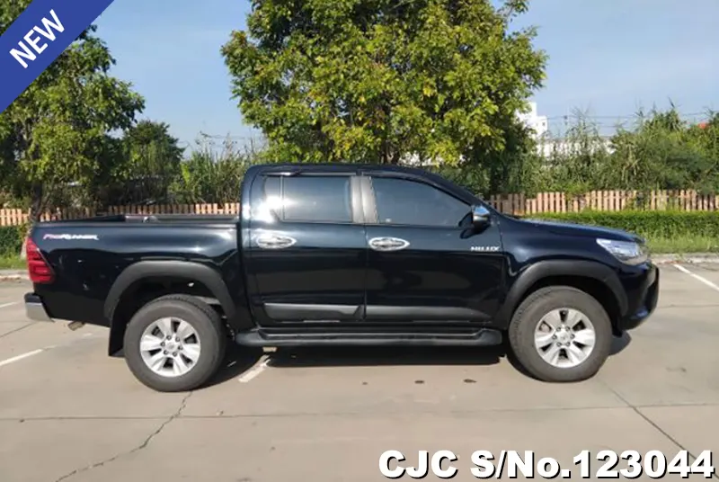 2016 Toyota / Hilux / Revo Stock No. 123044