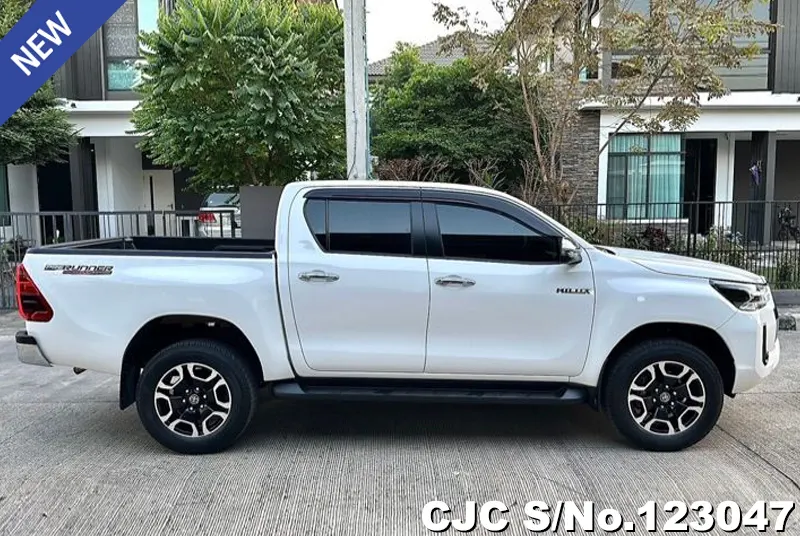 2022 Toyota / Hilux / Revo Stock No. 123047