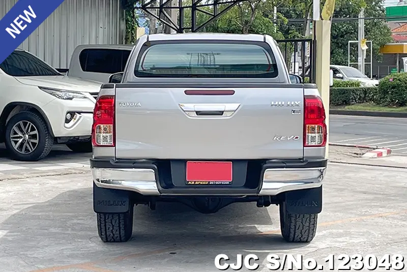 2016 Toyota / Hilux / Revo Stock No. 123048