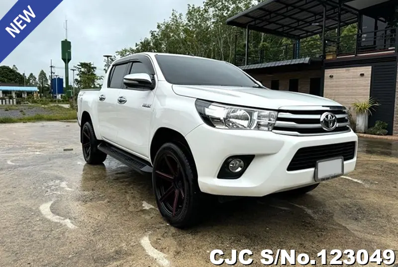 2016 Toyota / Hilux / Revo Stock No. 123049