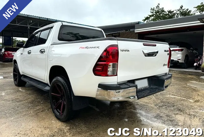 2016 Toyota / Hilux / Revo Stock No. 123049