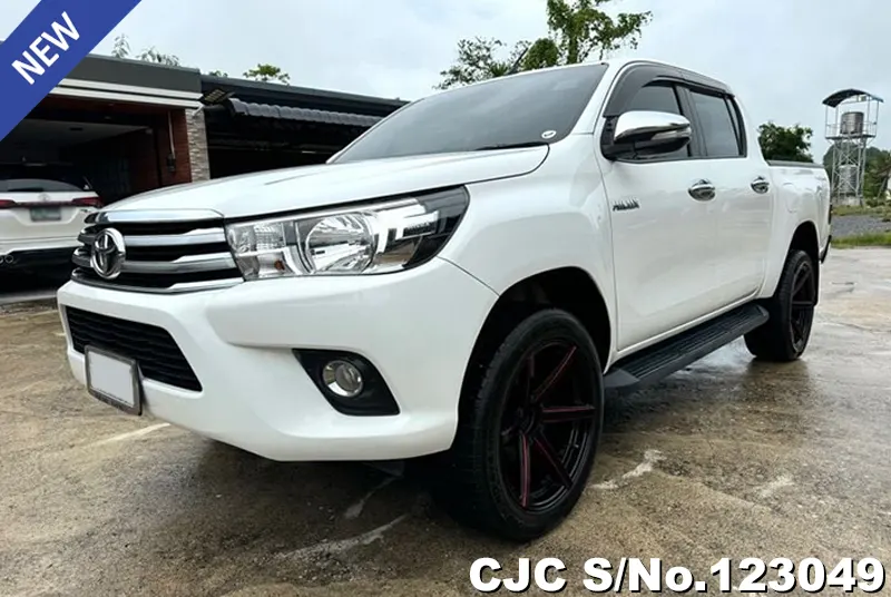 2016 Toyota / Hilux / Revo Stock No. 123049