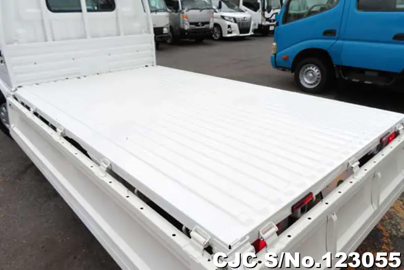 2017 Mazda / Bongo Stock No. 123055