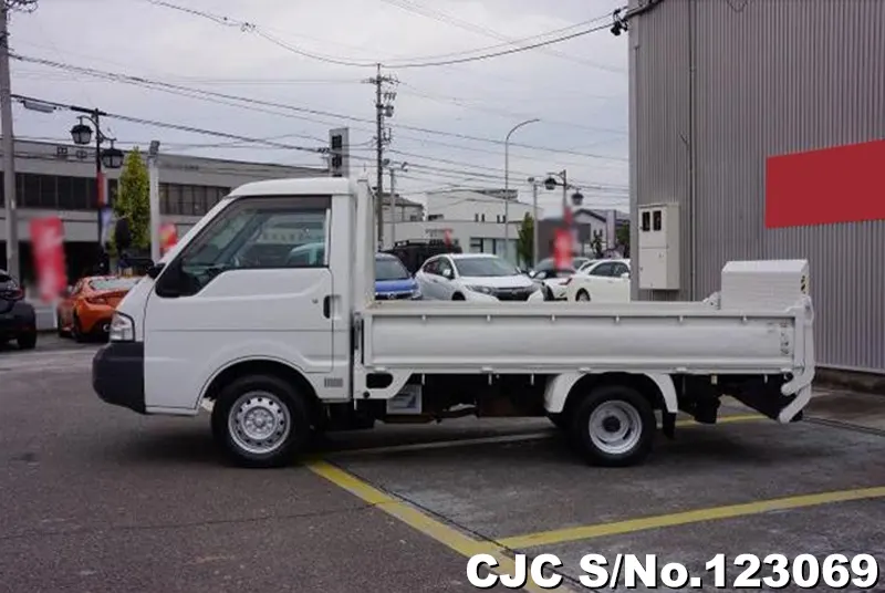 2004 Mazda / Bongo Stock No. 123069