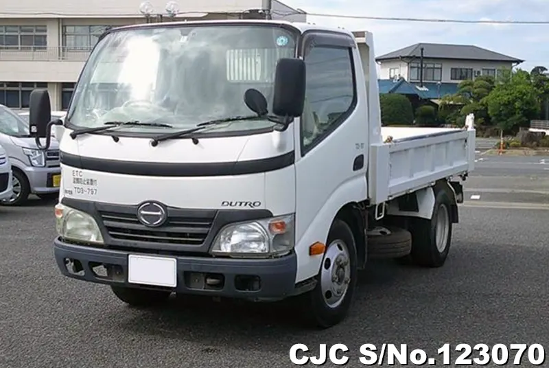 2010 Hino / Dutro Stock No. 123070