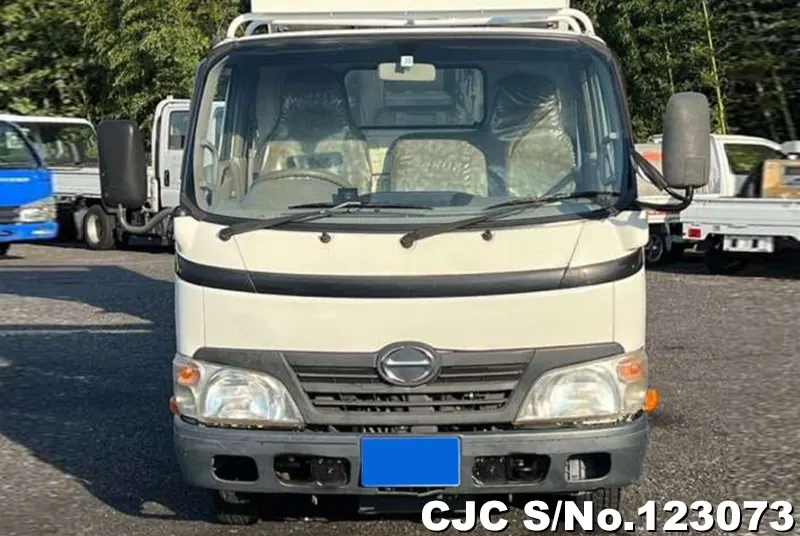 2010 Hino / Dutro Stock No. 123073