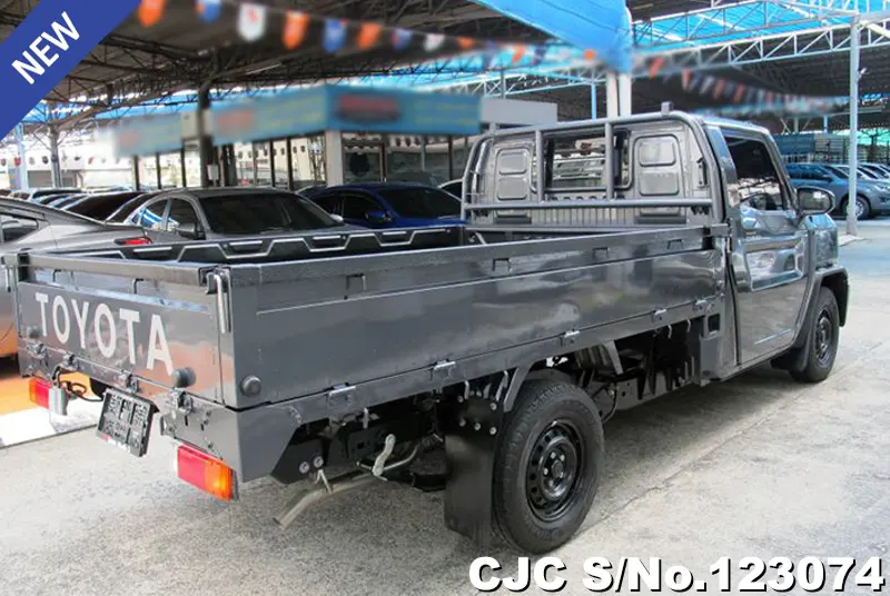 2024 Toyota / Hilux / Champ Stock No. 123074